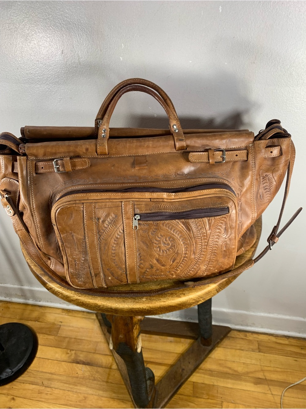 Vintage 70s large tooled leather travel briefcase duffel weekender bag